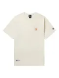 NEW ERA CAP logo-patch cotton T-shirt - Neutrals