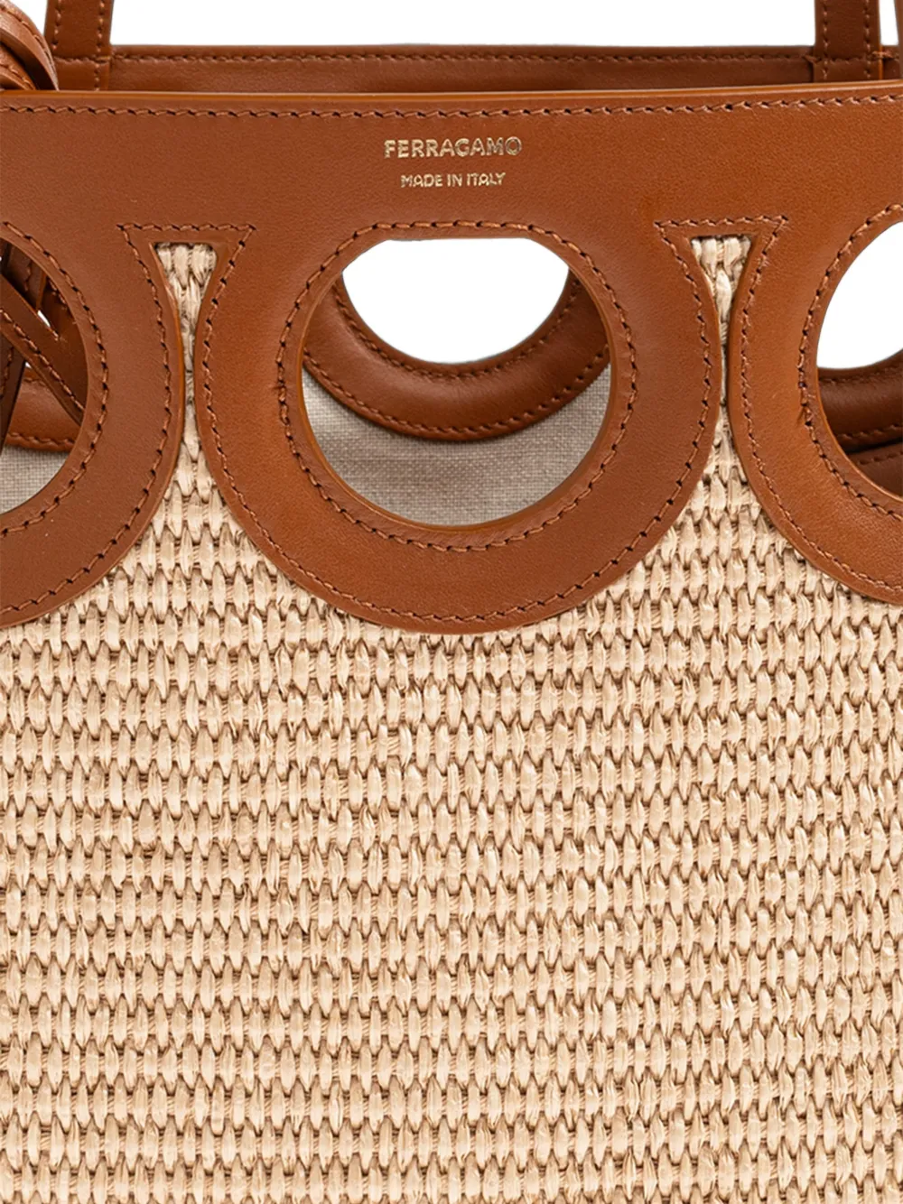 Ferragamo Shopper met open bovenkant en uitgesneden details Bruin