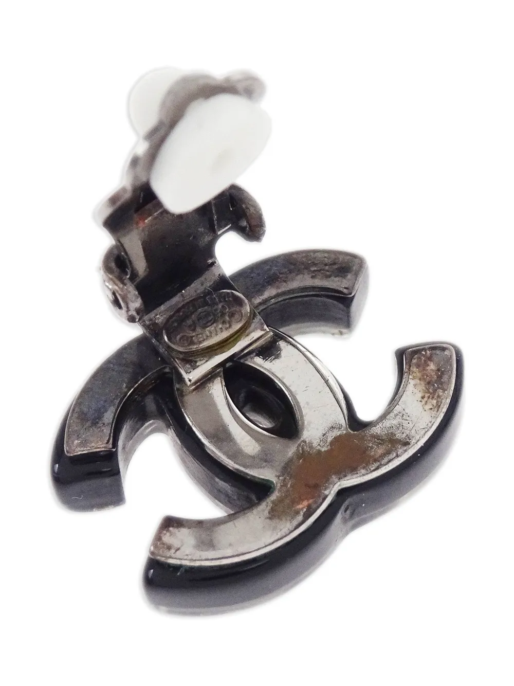 CHANEL Pre-Owned 2006 CC clip-on earrings | Image 2