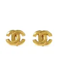 CHANEL Pre-Owned 1999 CC-logo clip-on earrings - Gold