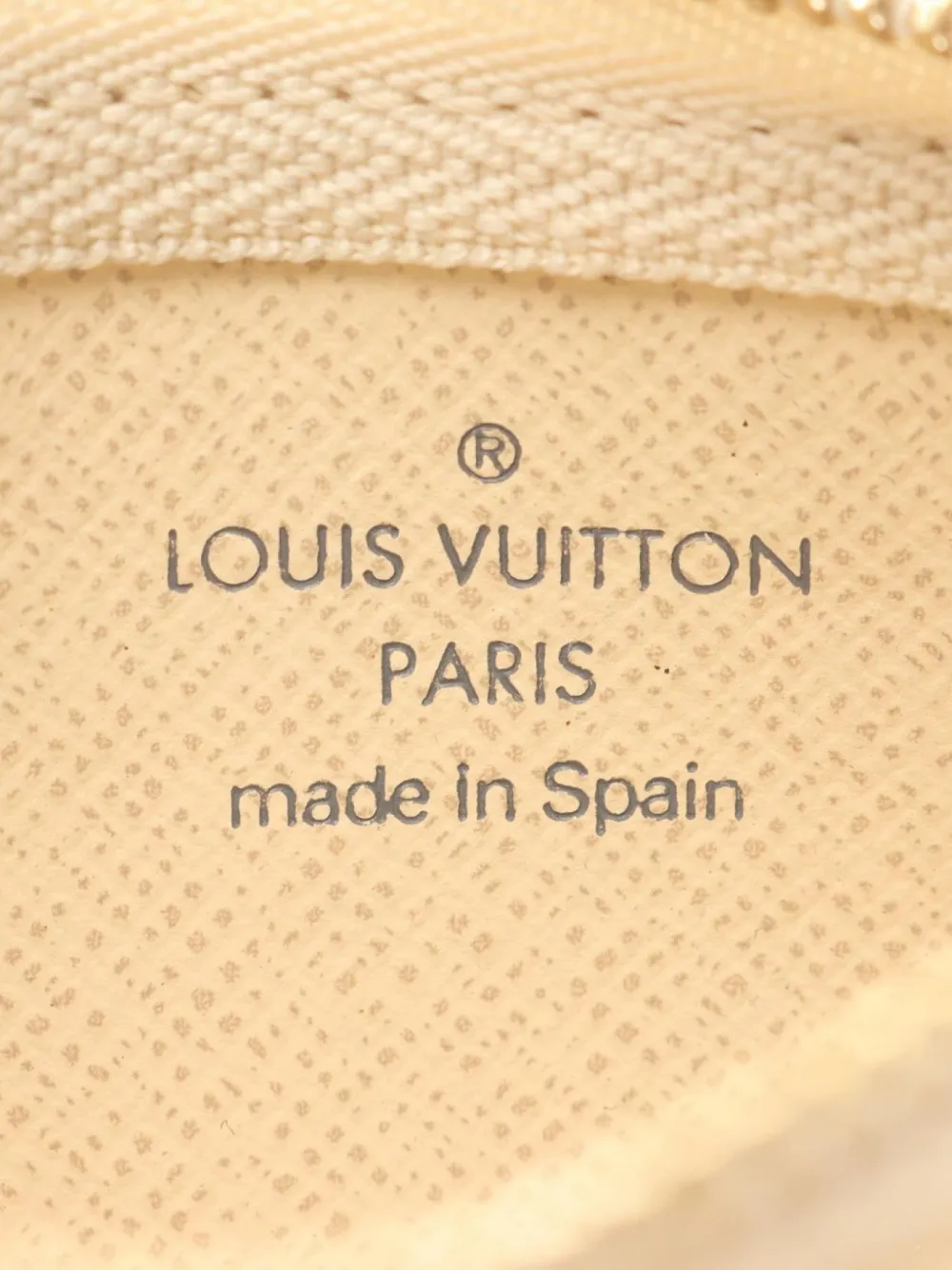 Pre-owned Louis Vuitton 2007 Kure Coin Purse In White