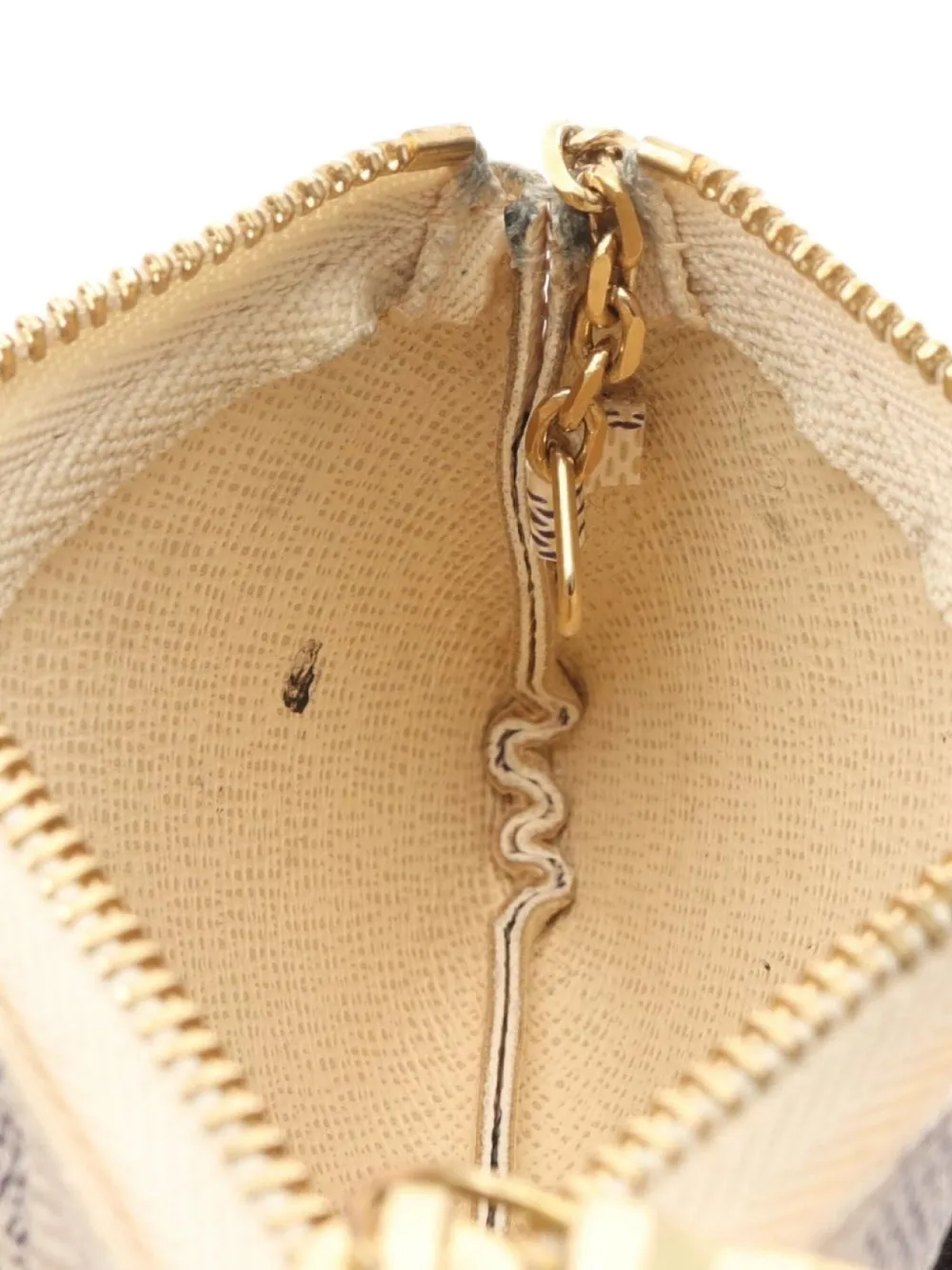 Pre-owned Louis Vuitton 2007 Kure Coin Purse In White