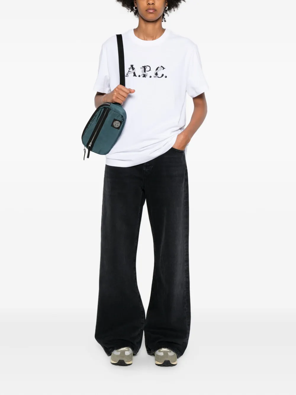 A.P.C. logo-print organic cotton T-shirt | T-Shirts | Image 2