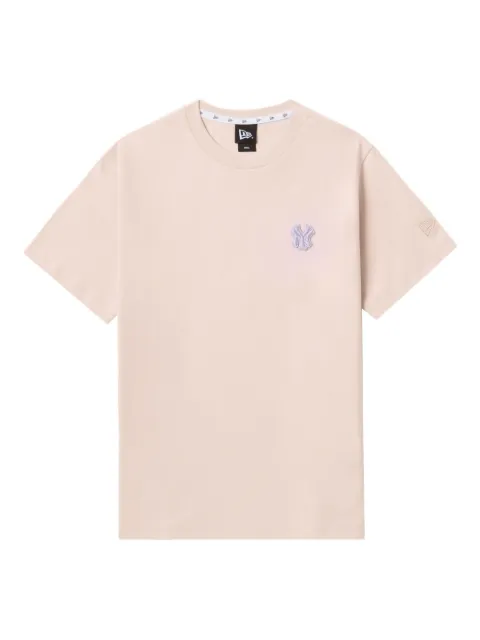 NEW ERA CAP T-Shirt mit Logo-Stickerei