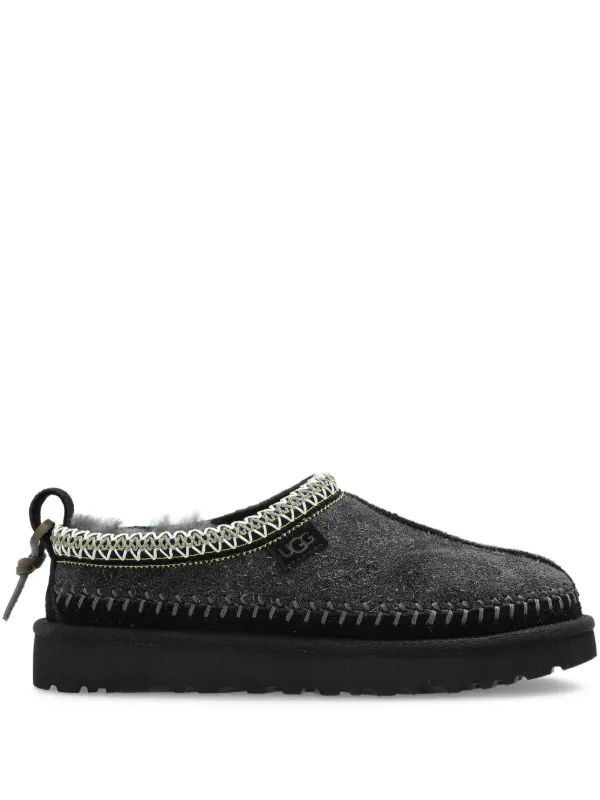 UGG シープスキン スリッポン | ブラック | FARFETCH JP