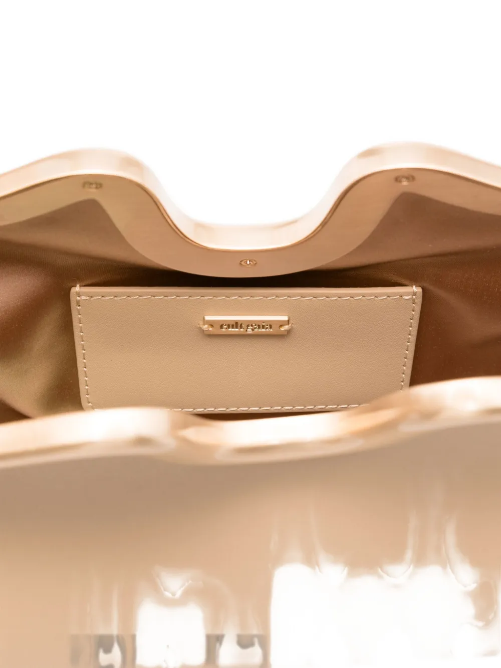 Cult Gaia Valma clutch met gewelfd montuur Beige