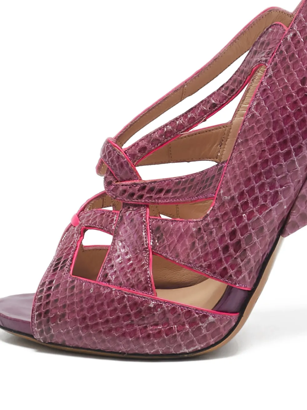 Nicholas Kirkwood 135 mm sandalen met gekruiste bandjes - Roze