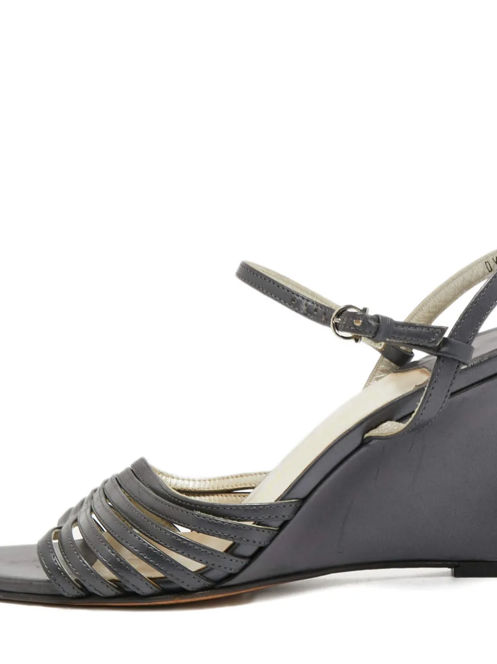 Ferragamo Pre-Owned 90 mm leren sandalen met sleehak - Grijs