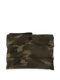 Moncler camouflage-pattern clutch bag - Green