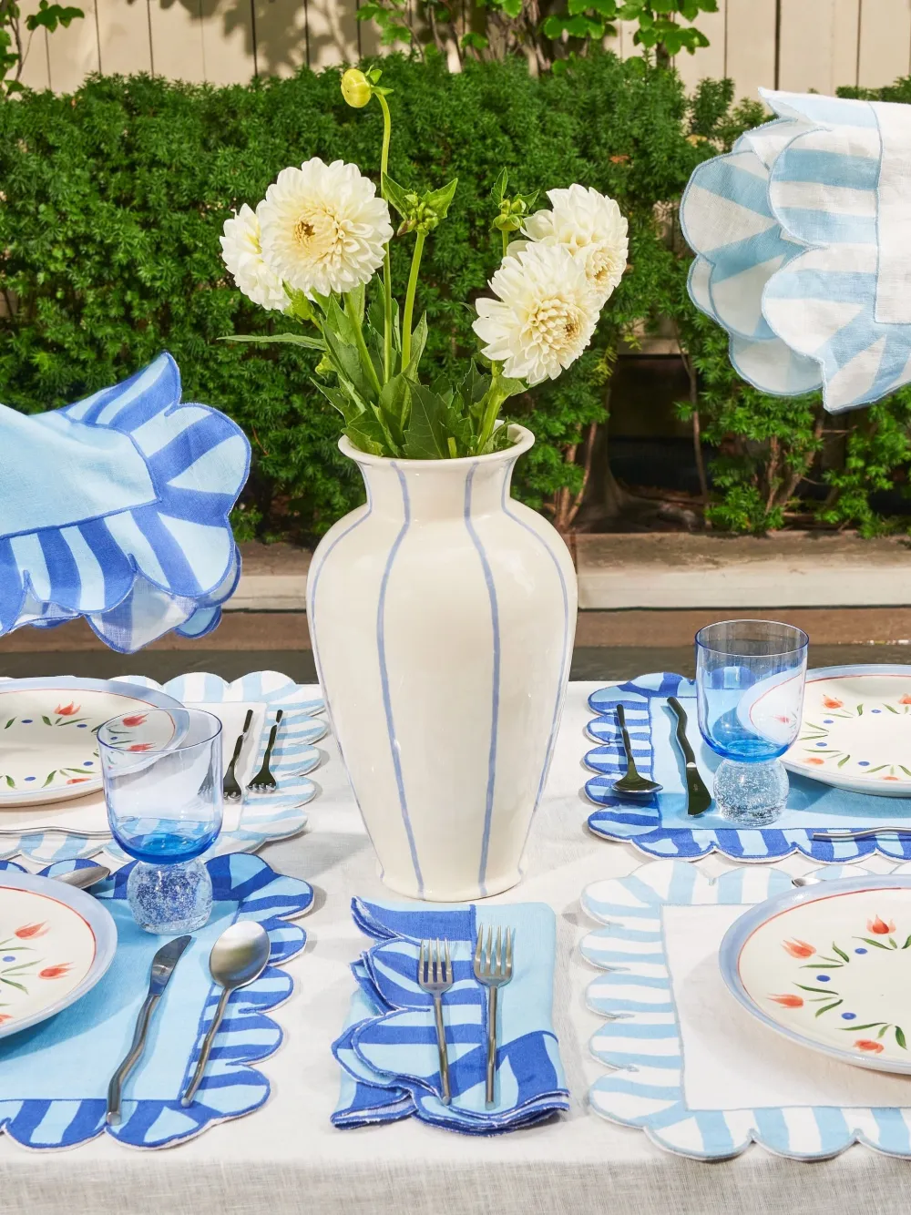 Misette scalloped-edge striped linen napkins (set of four) | Table Linens | Image 2