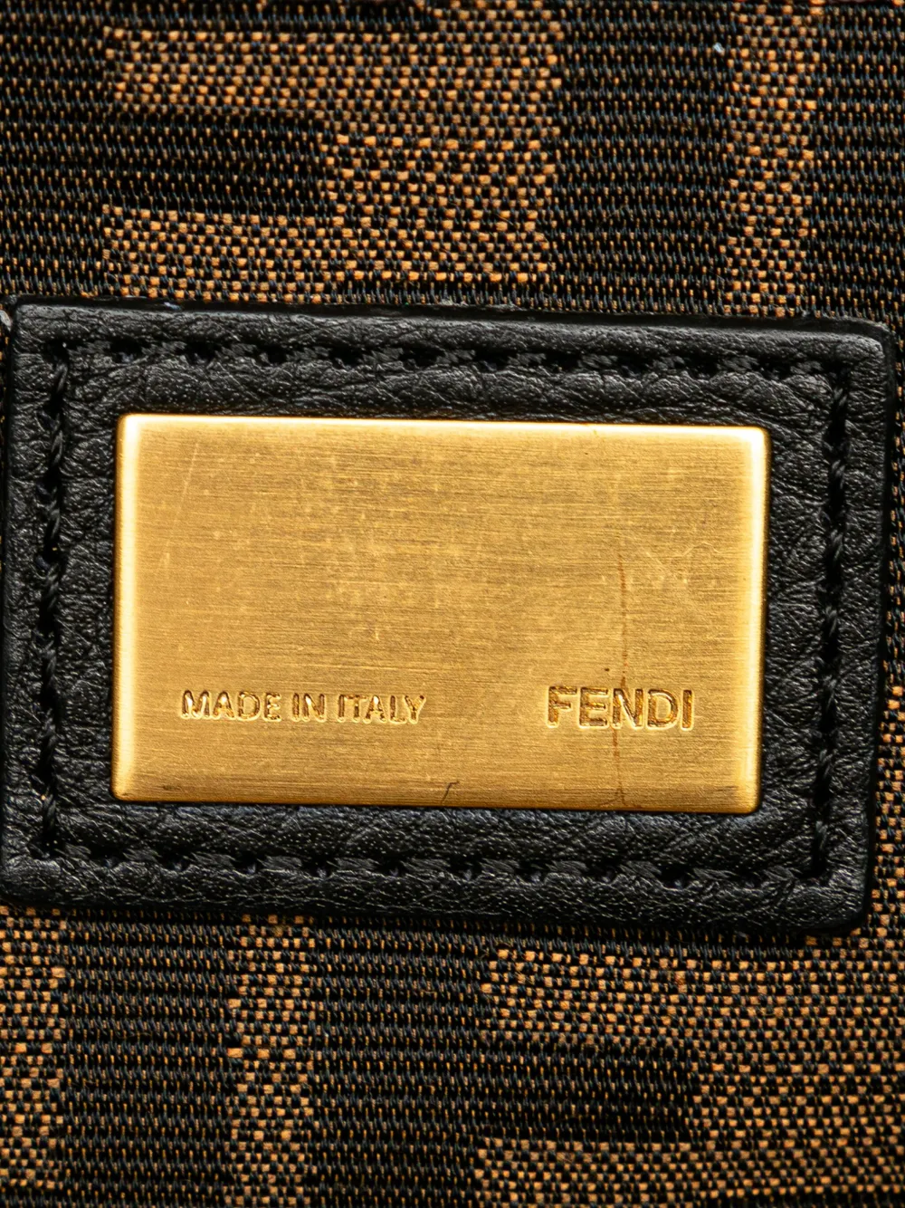 Fendi Pre-Owned Borsa a tracolla Peekaboo Iconic media in pelle di vitello 2000-2010 | Image 6