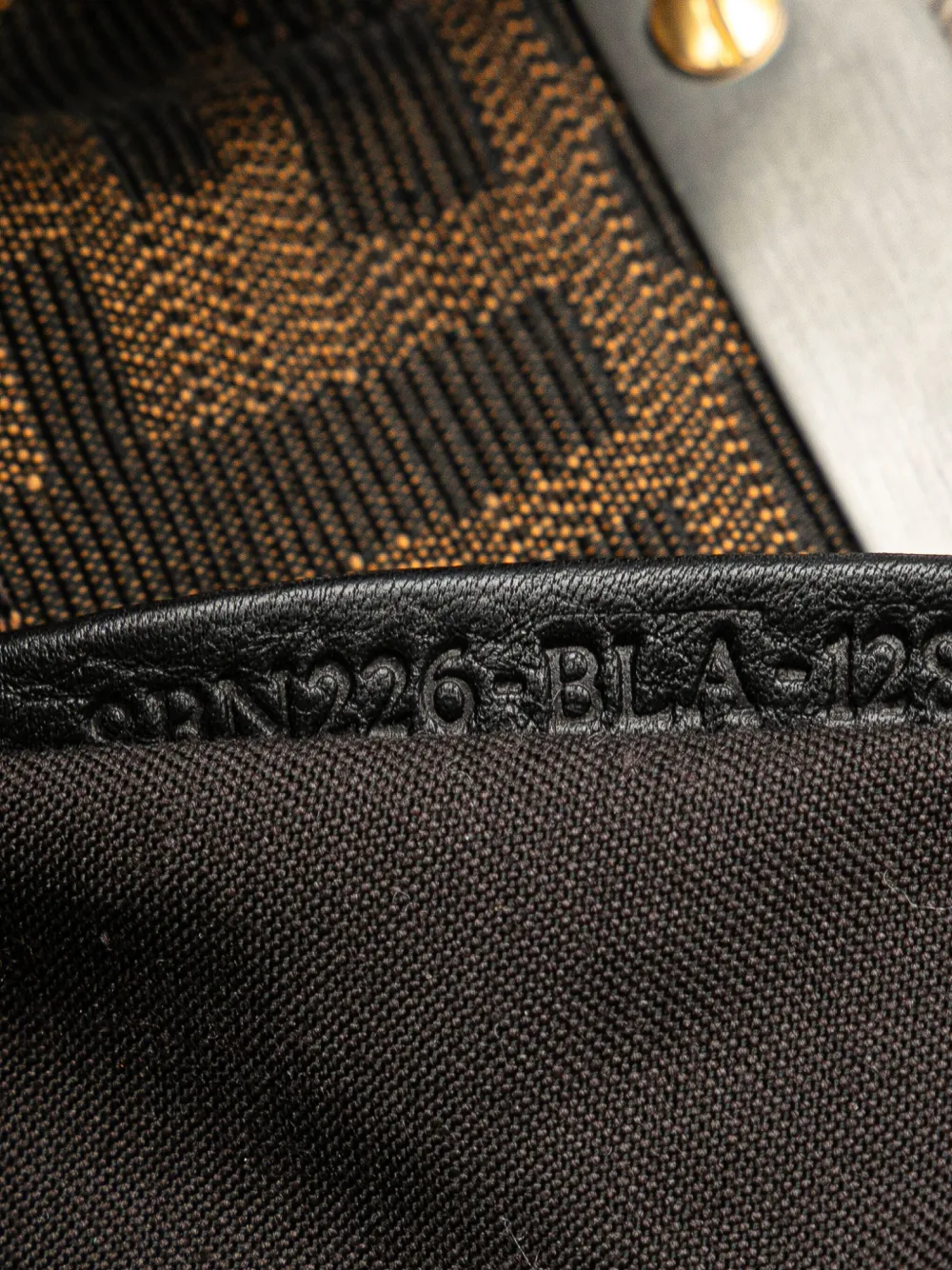 Fendi Pre-Owned Borsa a tracolla Peekaboo Iconic media in pelle di vitello 2000-2010 | Image 7
