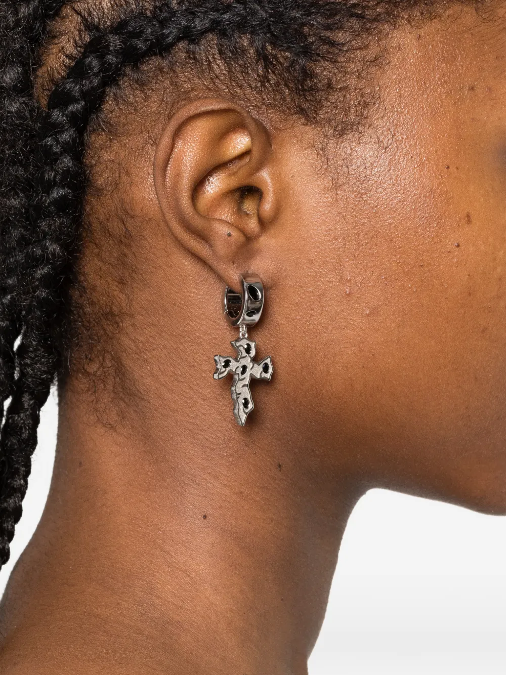 DARKAI Tipsy Cross earrings | Men | Image 2