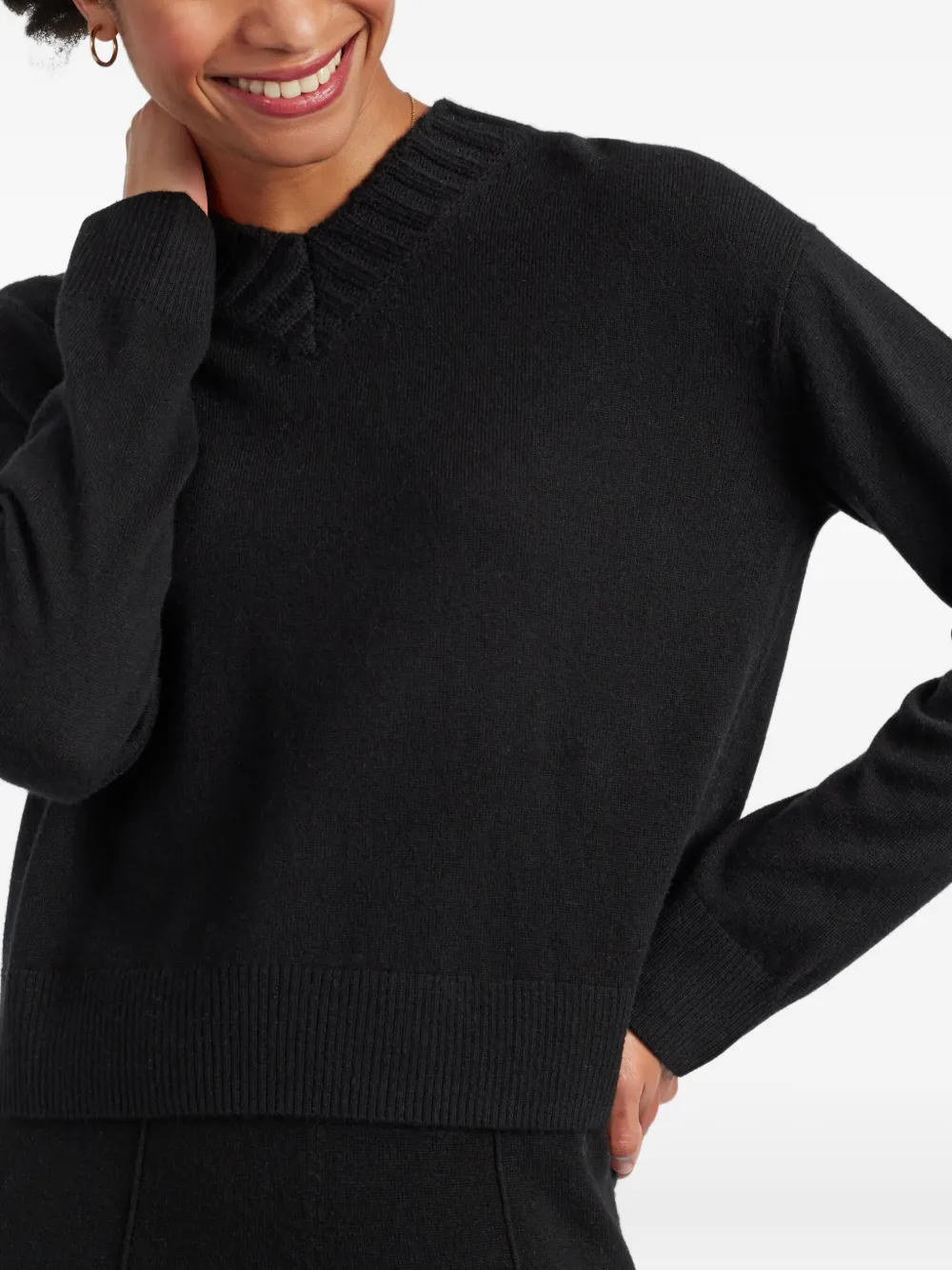 Chinti & Parker Ribbed V-neck Sweater In Black