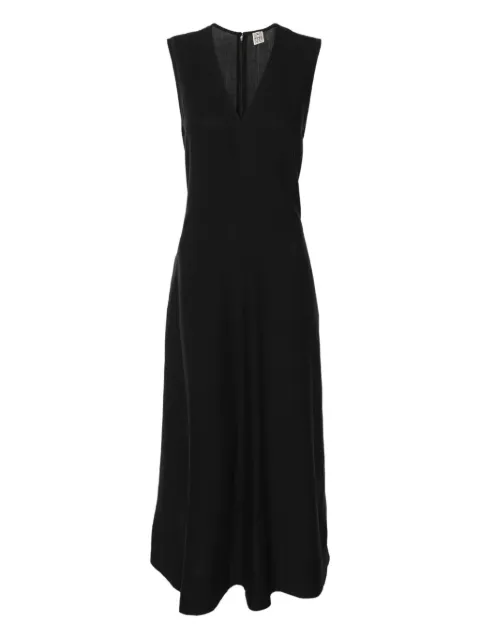 TOTEME vestido midi con cuello en V