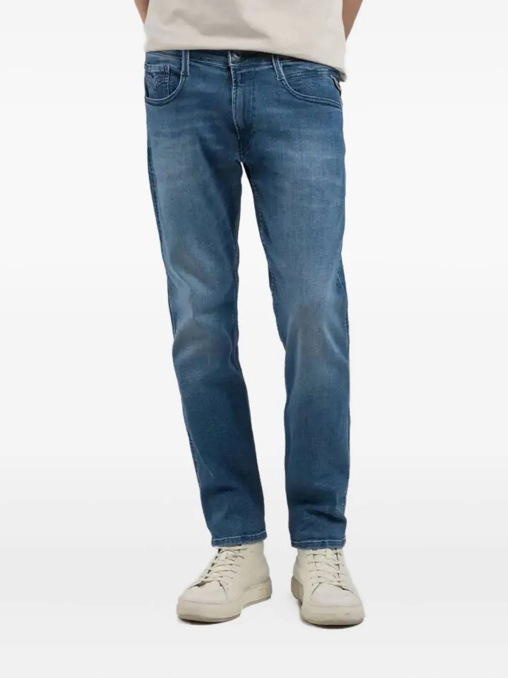 V-pocket jeans