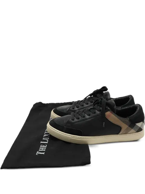 Burberry Pre-Owned 1064386 Black