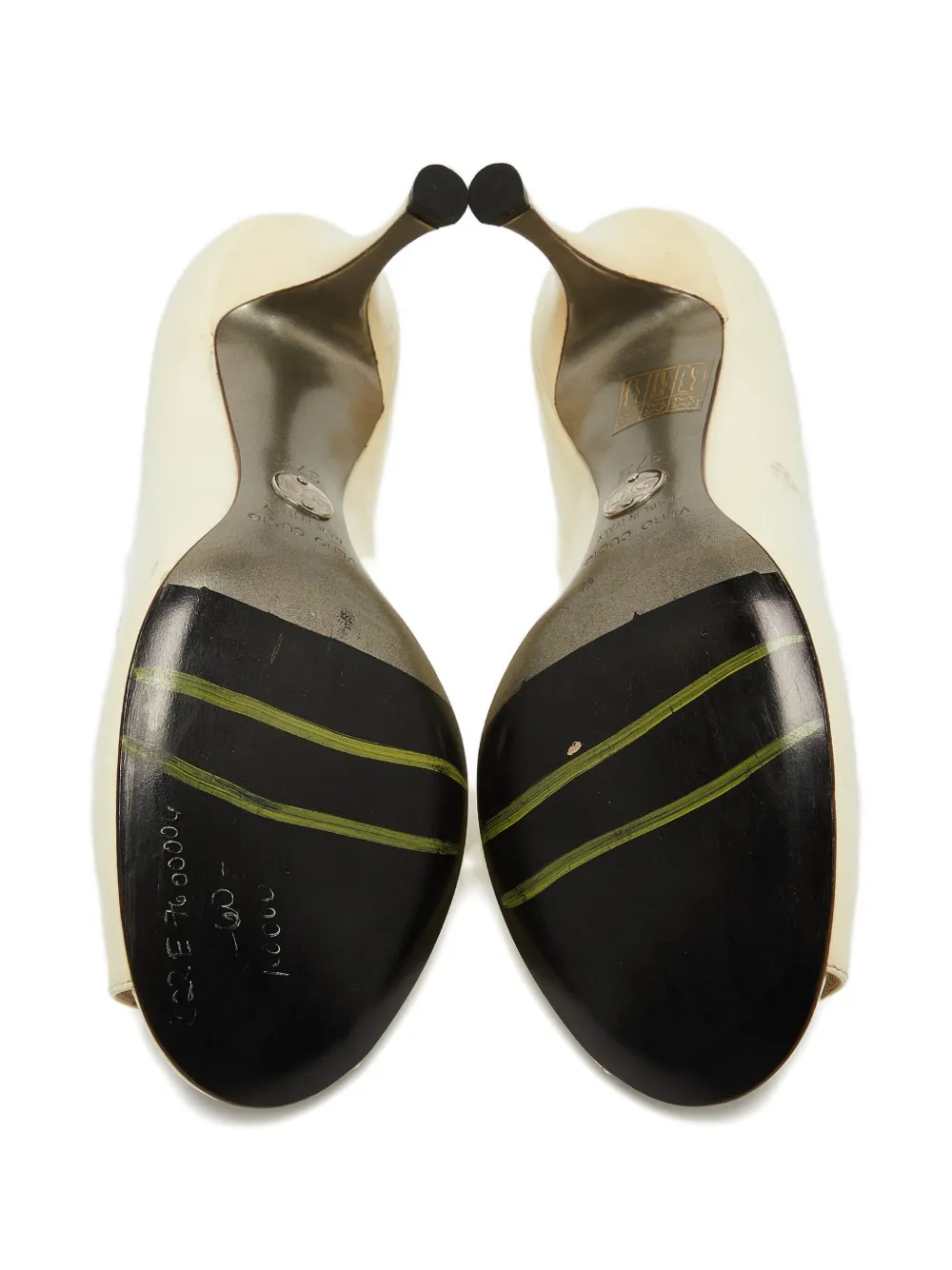 DOLCE & GABBANA Pre-owned 977690 Cream In Neutral