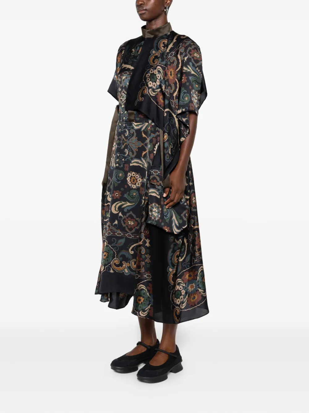 sacai Gelaagde midi-jurk met paisley-print Zwart