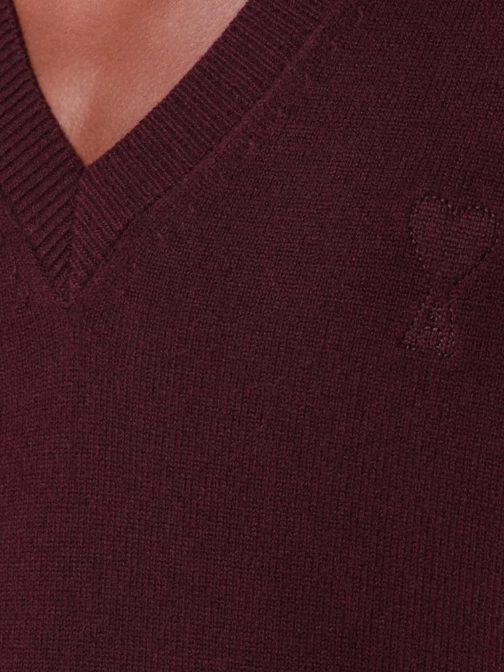 AMI Paris Trui met borduurwerk en V-hals Rood