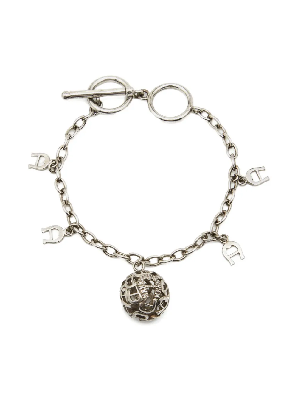 Aigner Vintage ロゴチャーム ブレスレット - シルバートーン Aigner Vintage ロゴチャーム ブレスレット - シルバートーン