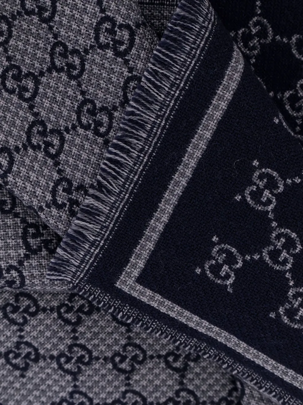 Gucci Fashionable Scarf Reversible Fringed Edges In Blue