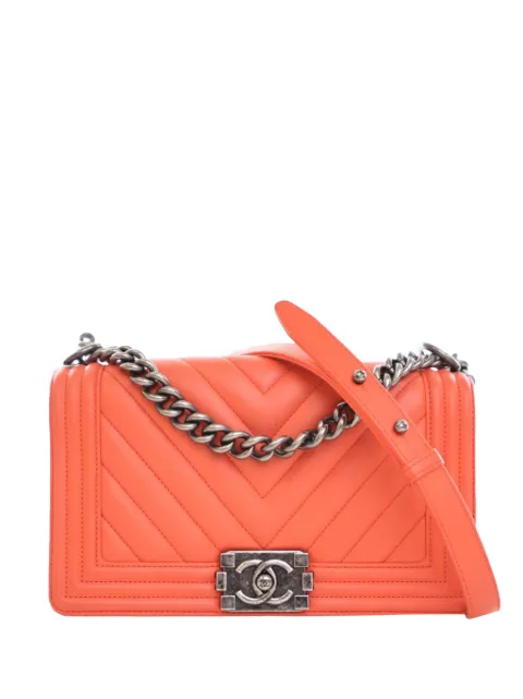 CHANEL Pre-Owned 2016-2017 Old Medium Chevron Lambskin Boy Flap crossbody bag