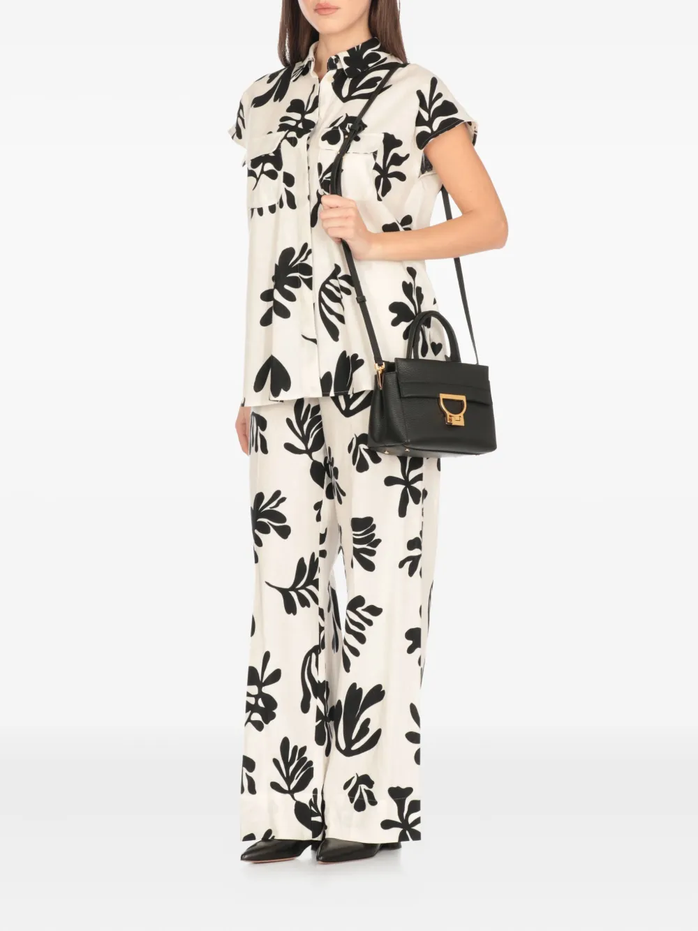 Coccinelle Arlettis pebbled leather clasp tote bag | Image 2