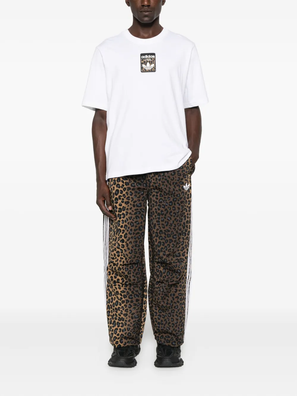 adidas T-shirt met luipaardprint en logo Wit