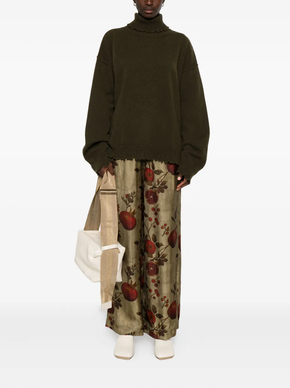 Uma Wang high-neck frayed-hem sweater Groen