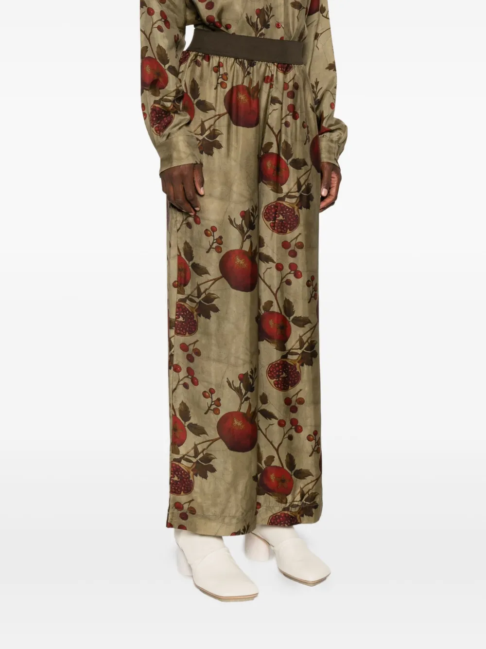 Uma Wang pomegranate-print elastic-waist trousers Groen