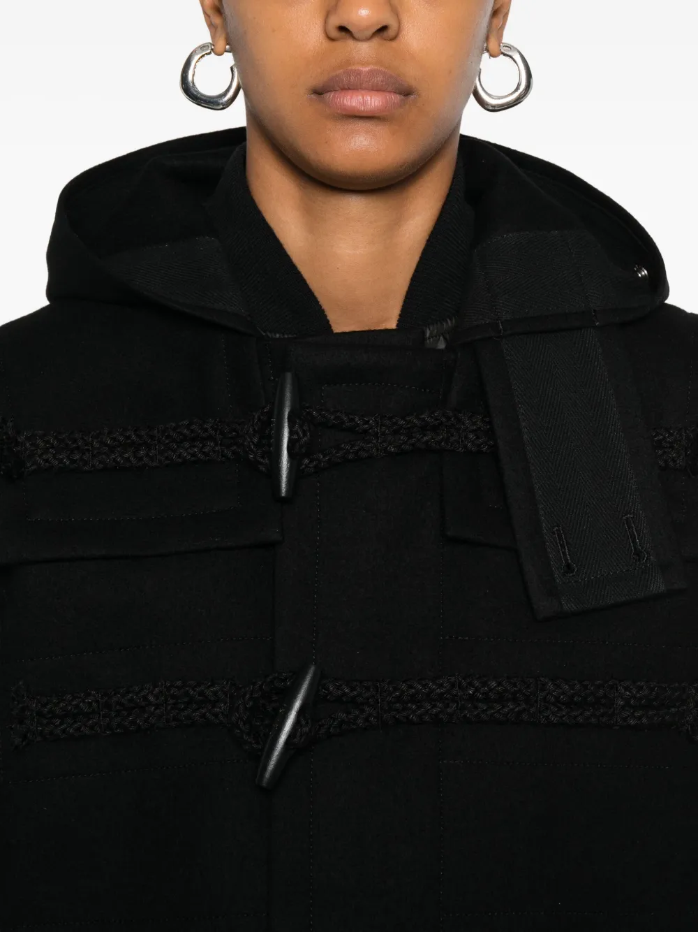 sacai Jack met capuchon en houtje-touwtje-sluiting Zwart