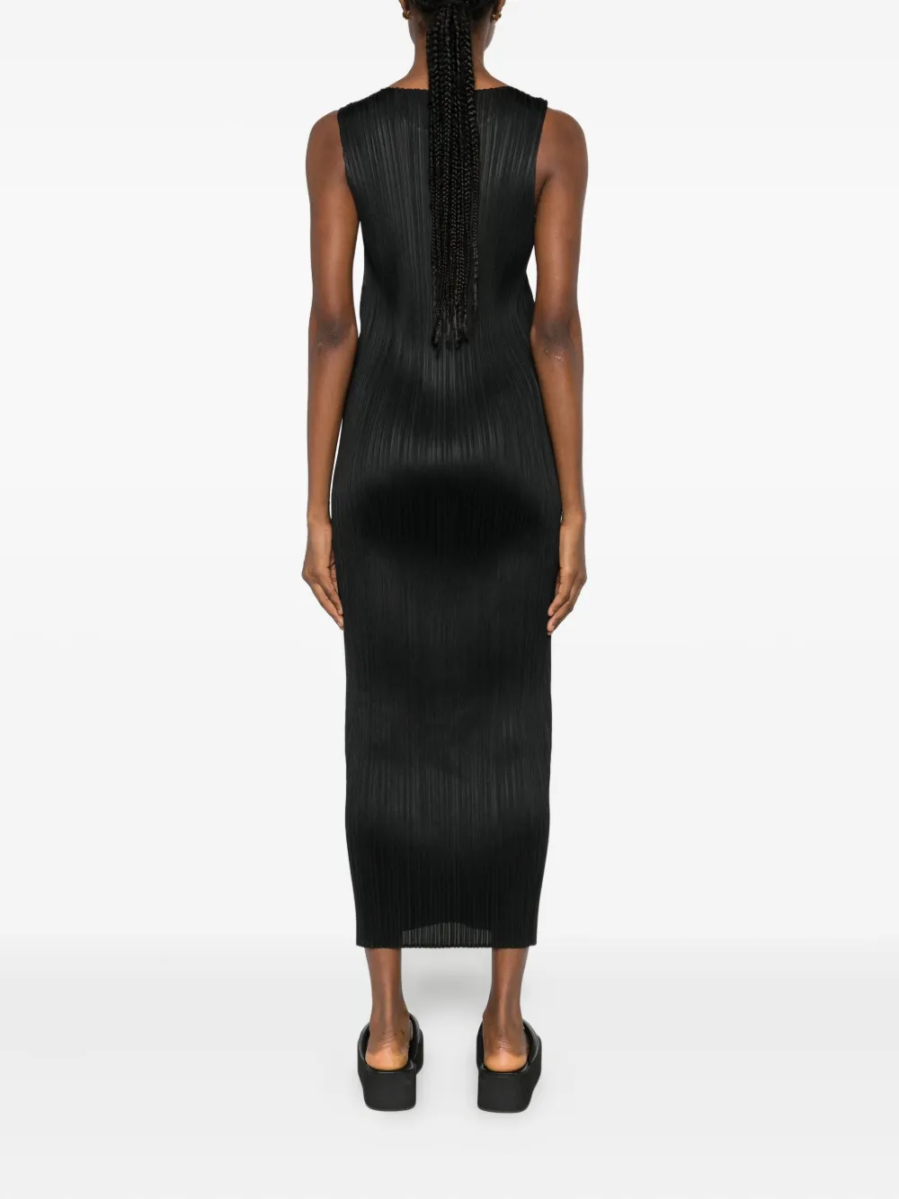Issey Miyake Round-neck Sleeveless Dress In Black