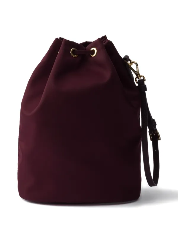 PRADA バーガンディ ドローストリングバッグ Prada Re-Nylon Drawstring Bucket Bag | Red | FARFETCH
