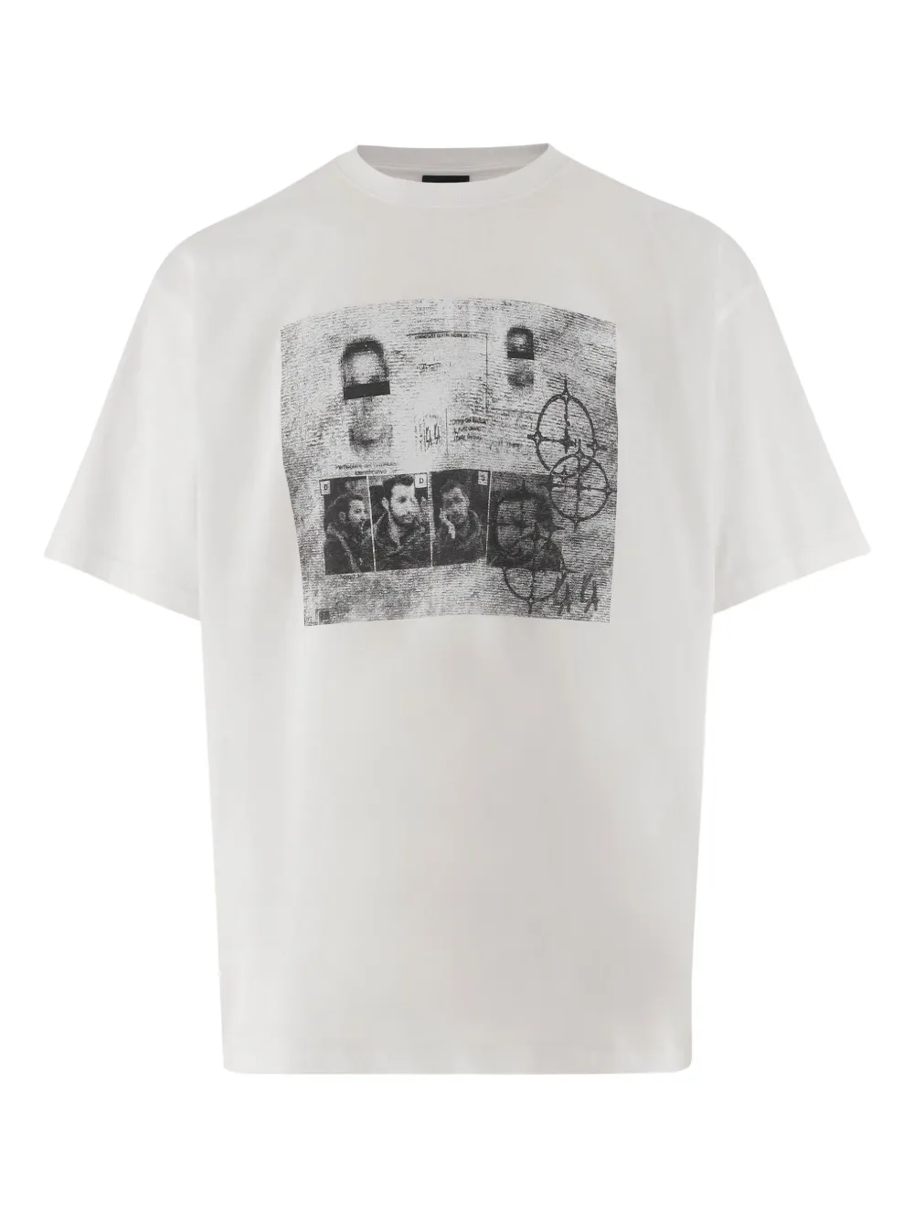 graphic-print T-shirt
