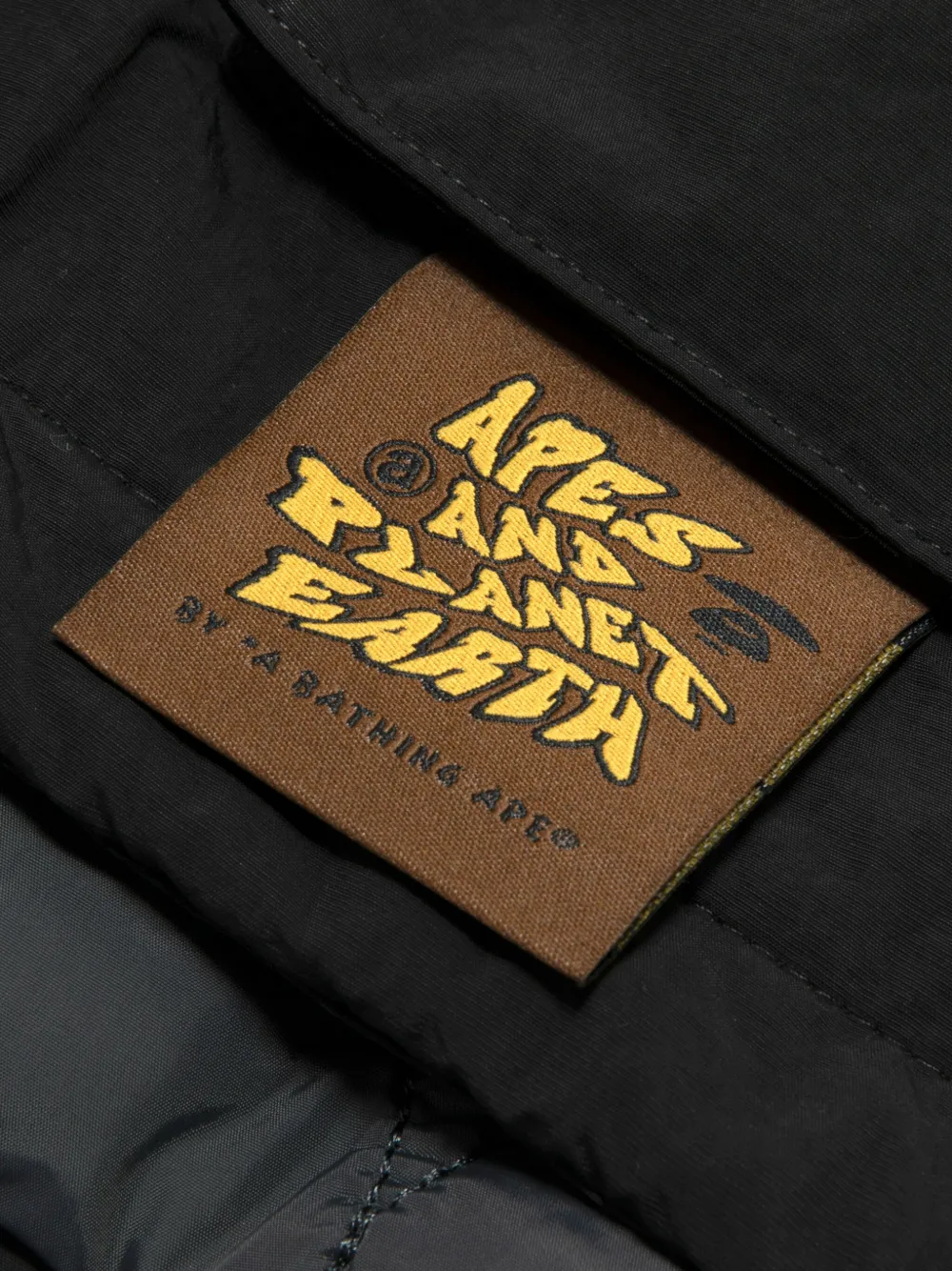 AAPE BY *A BATHING APE Jack met contrasterende vlakken Zwart