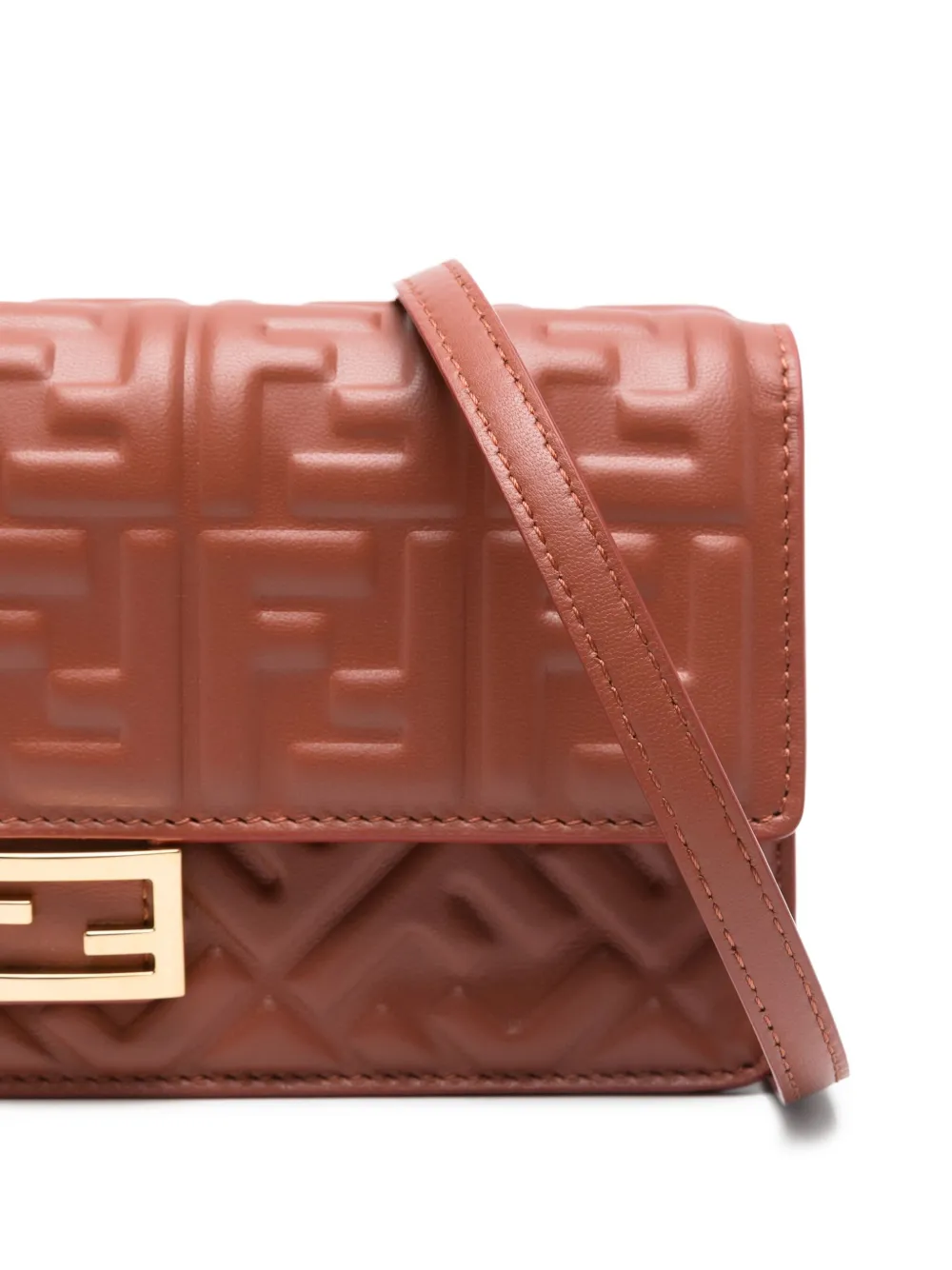 FENDI Baguette logo-plaque quilted clutch bag Rood