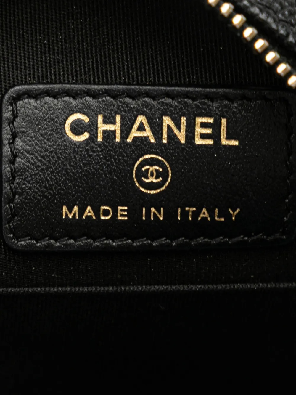 Pre-owned Chanel 2019 Caviar Cc Filigree Round Clutch With Chain Crossbody Bag In Black