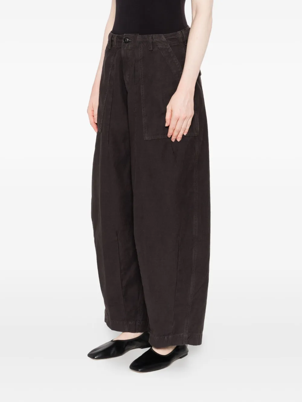 TRUE AVENUE Broek met geplooide zak Bruin