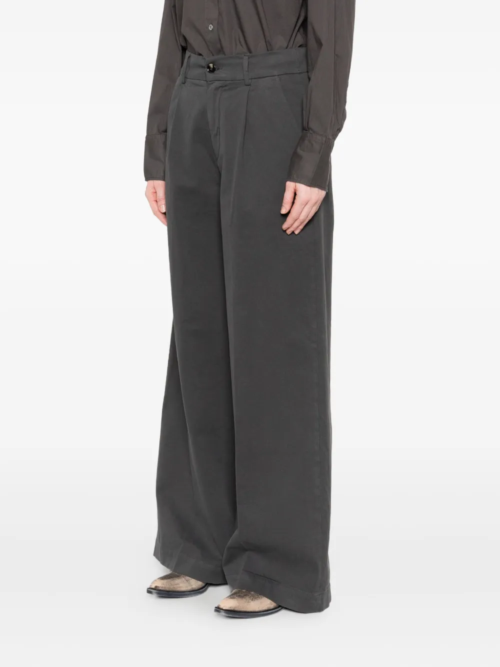True Avenue Pleated Trousers In Gray