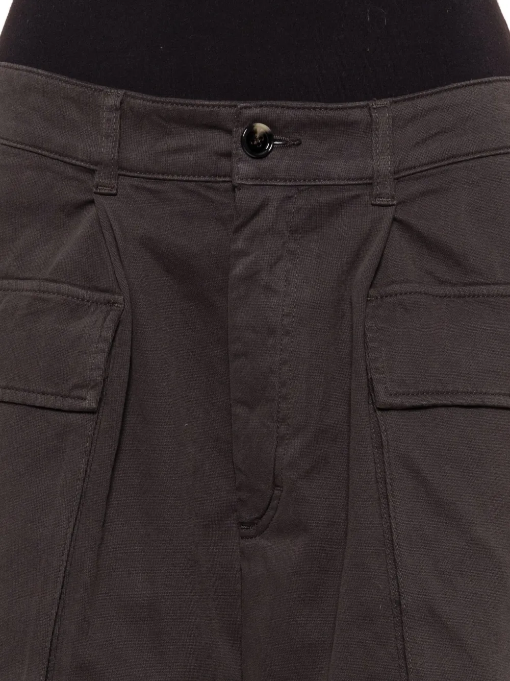 TRUE AVENUE Shorts met cargo zak Bruin