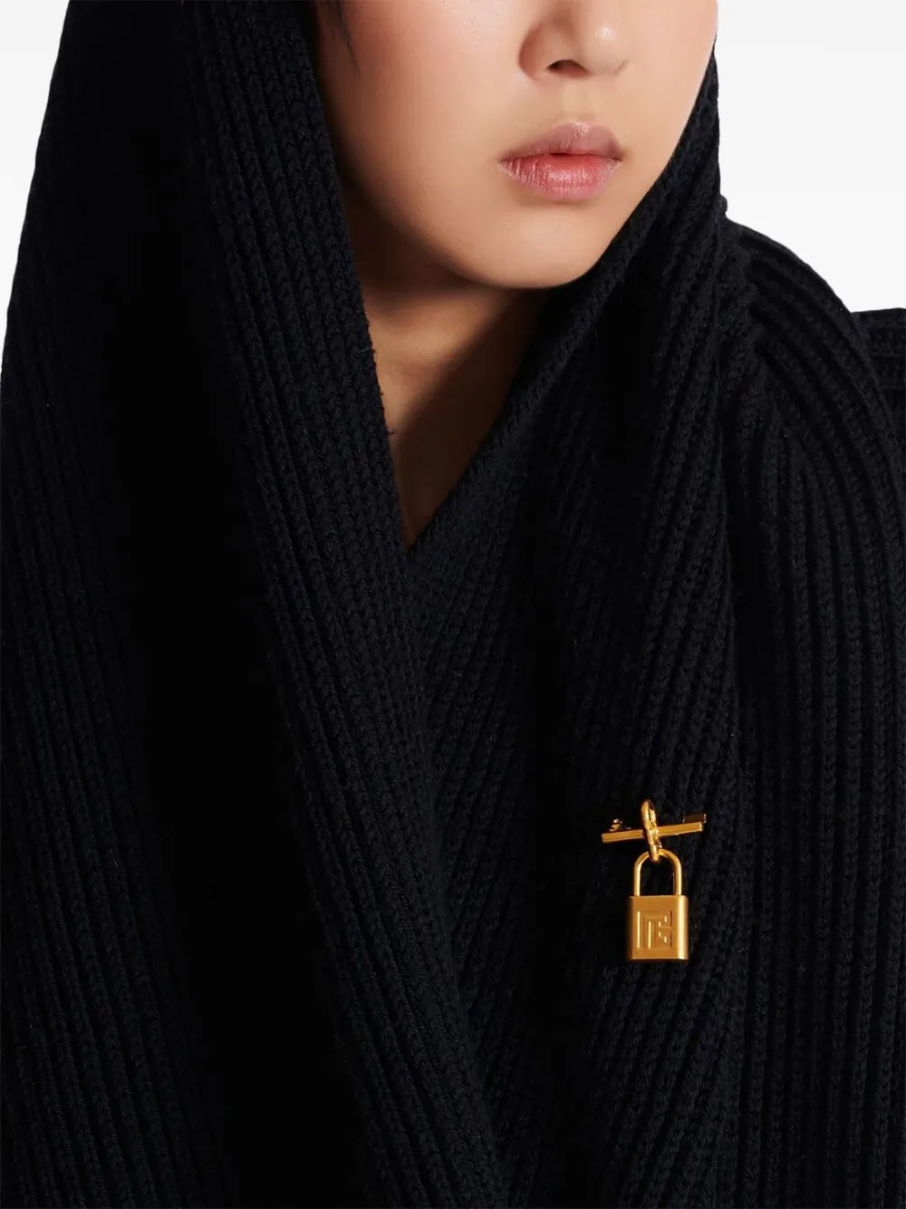 Balmain Broche met hangslot - Goud