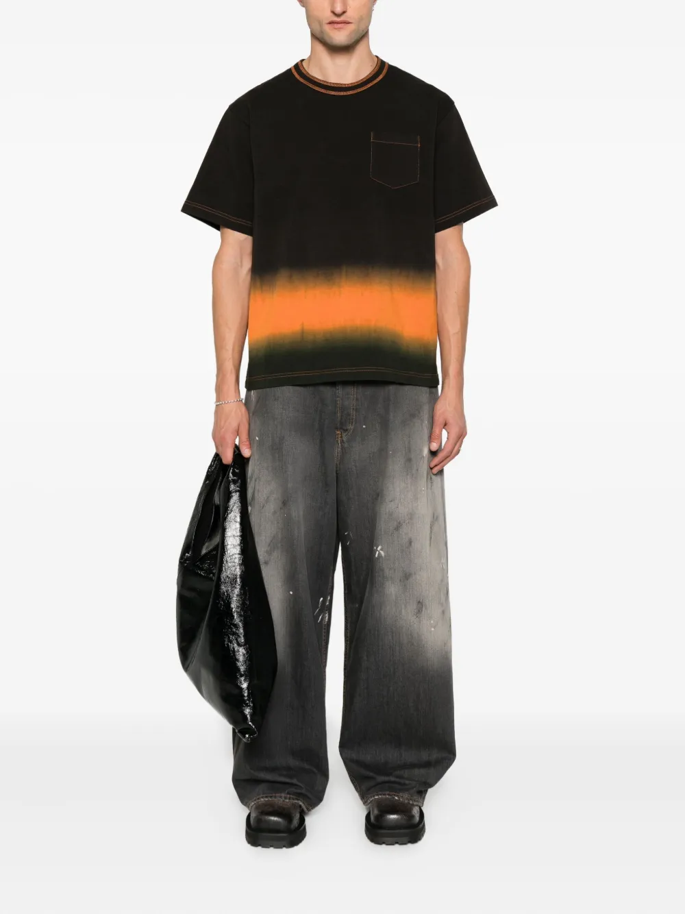 sacai T-shirt met ombré zak Bruin