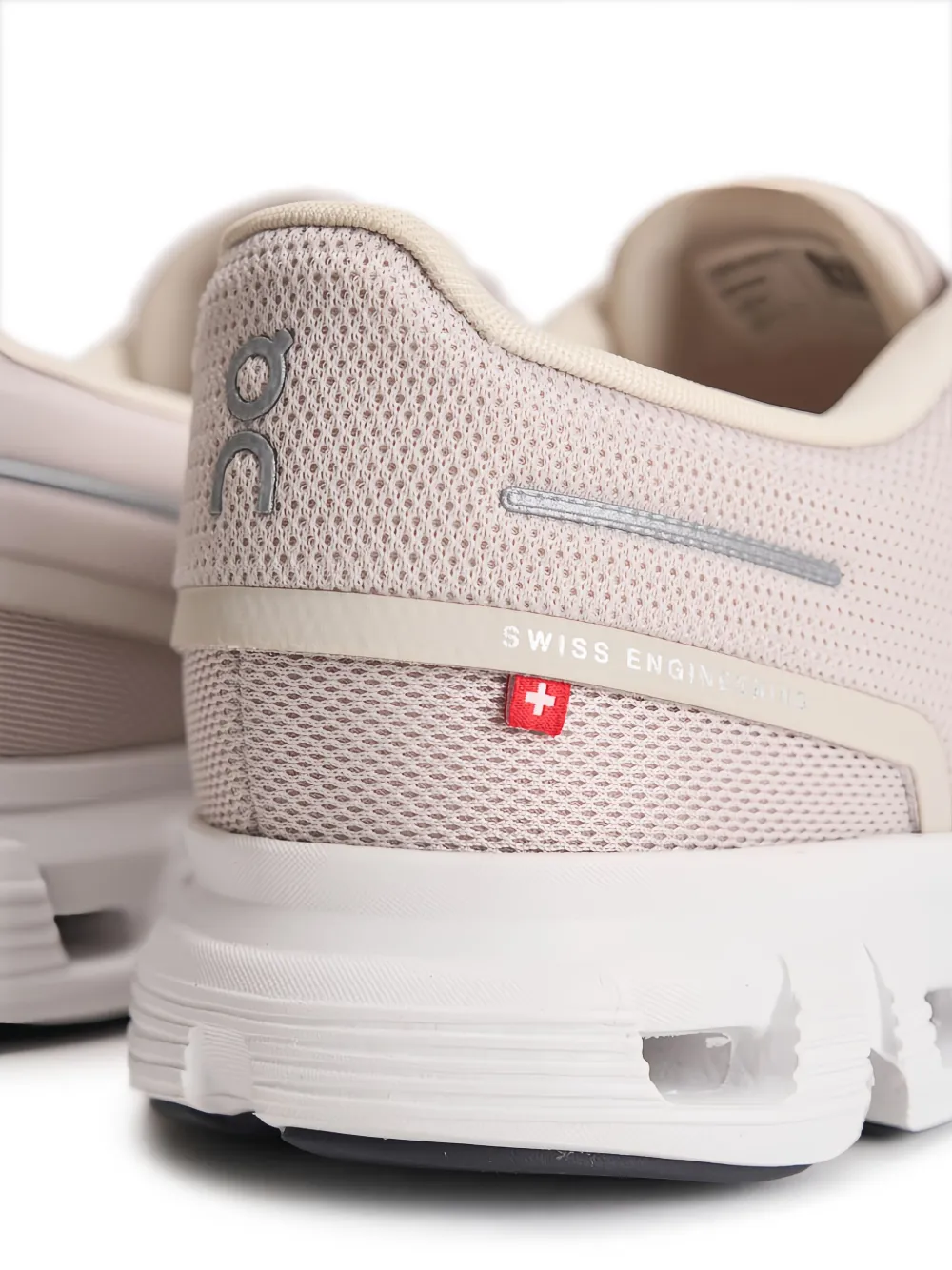 On Running Cloud 6 sneakers Beige