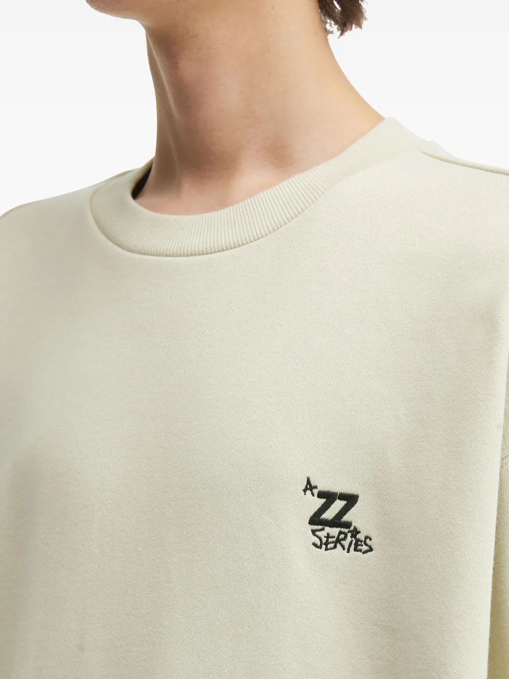 Izzue Embroidered-logo Crew-neck Sweatshirt In Neutral