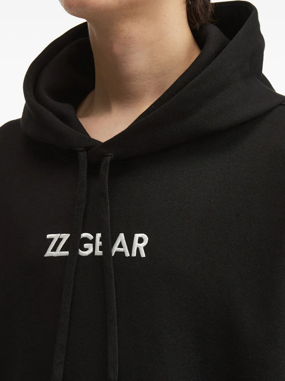 Izzue Embroidered-logo Hoodie In Black
