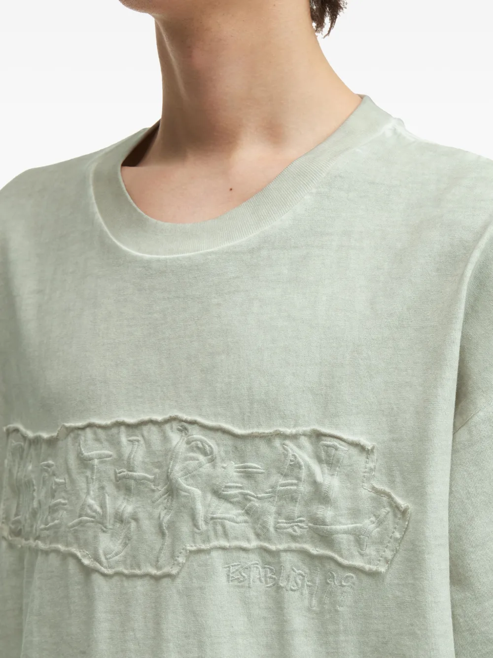 Izzue Embossed-logo T-shirt In Green
