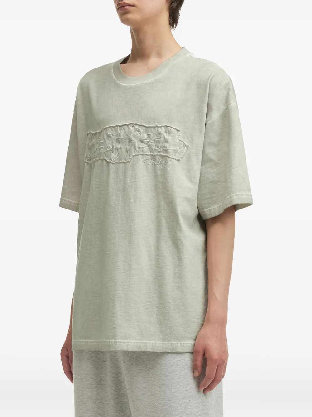 Izzue Embossed-logo T-shirt In Green