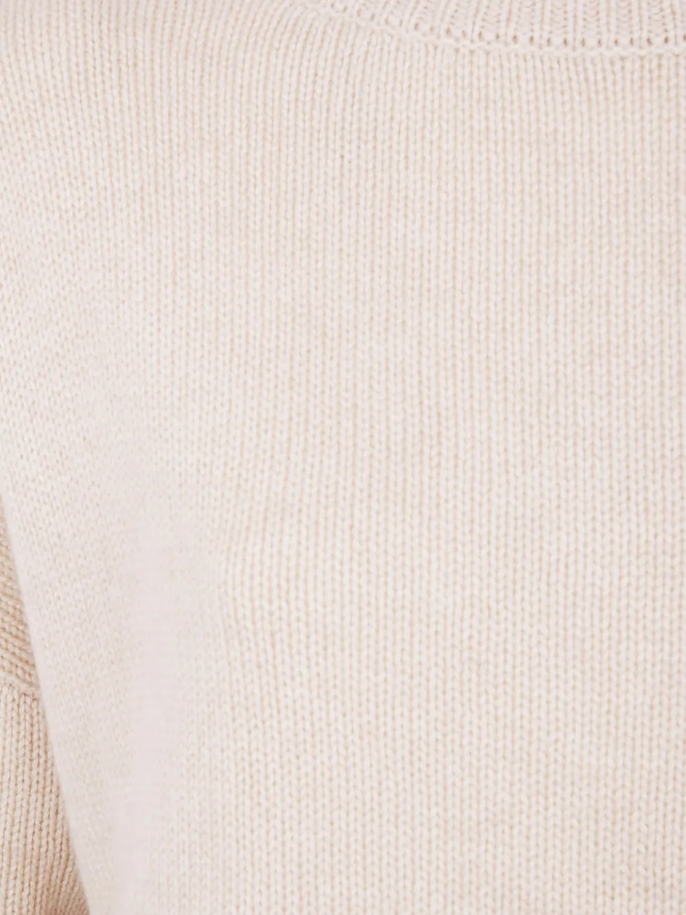 Kujten Turtleneck Cashmere Sweater In White