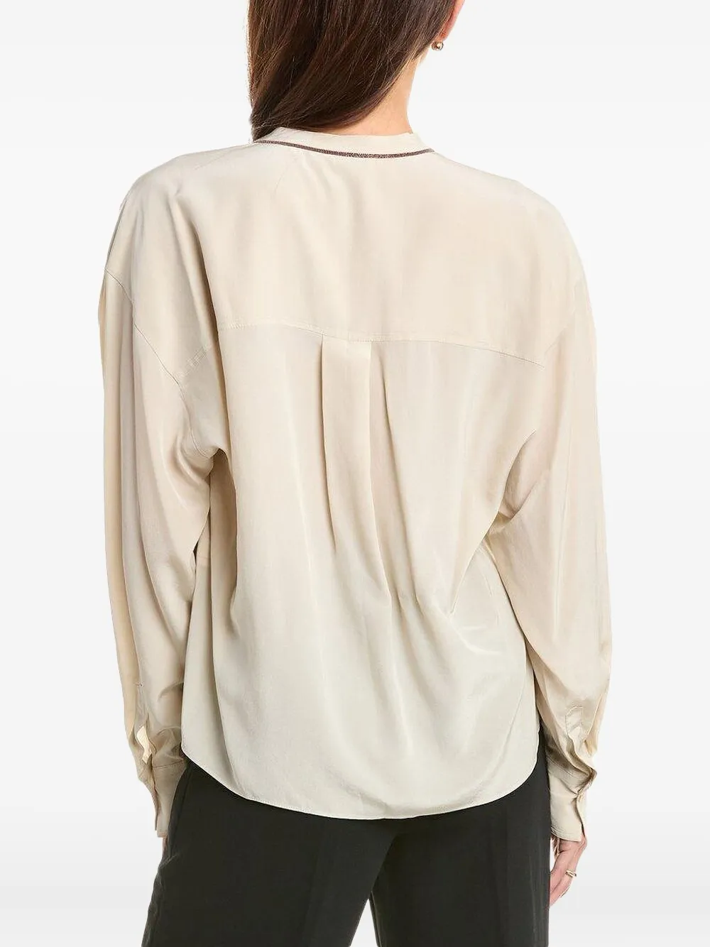 Brunello Cucinelli Zijden blouse met monoli-detail en V-hals - Beige